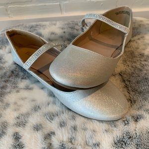 Children’s Place Silver Dress Flats Size 5